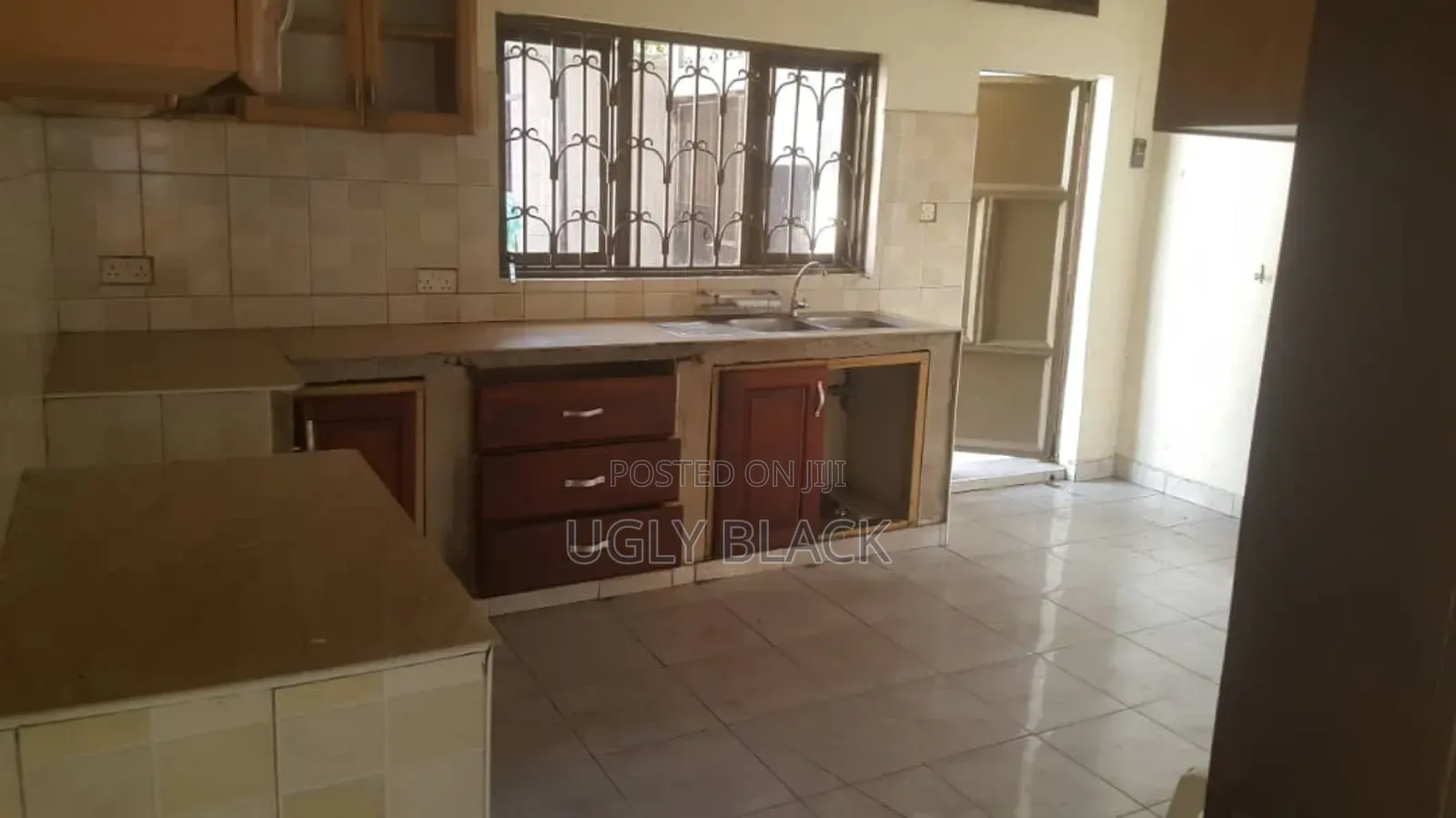 6bdrm Mansion in Makindye for sale in Makindye
