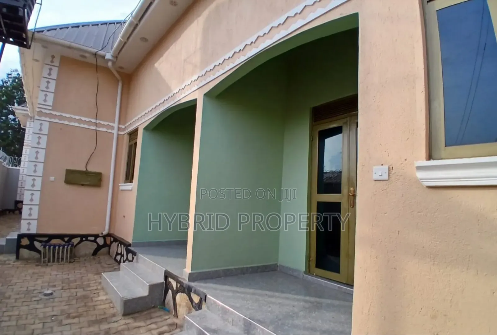 7bdrm Apartment in Kasubi Along Hoima, Rubaga for sale in Rubaga