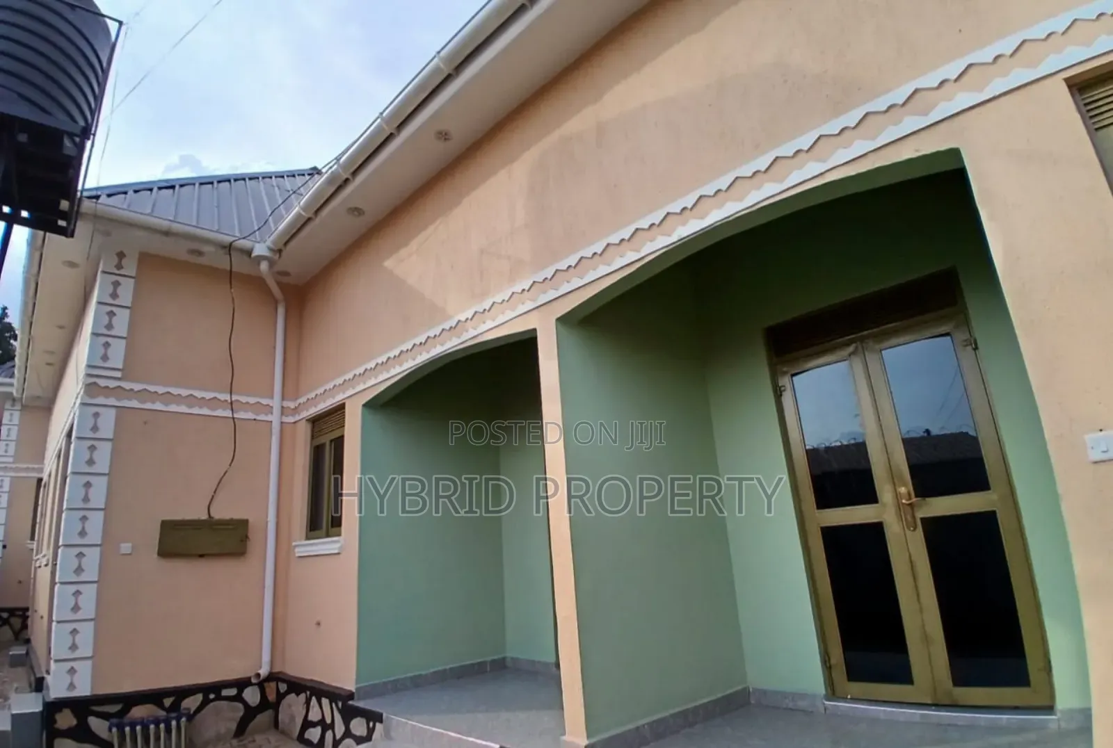 7bdrm Apartment in Kasubi Along Hoima, Rubaga for sale in Rubaga
