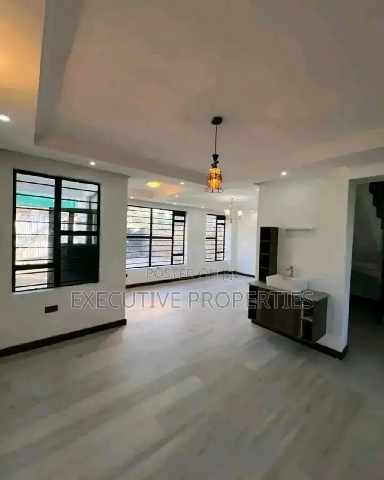 5bdrm Duplex in Kyanja, Central Division for sale in Central Division