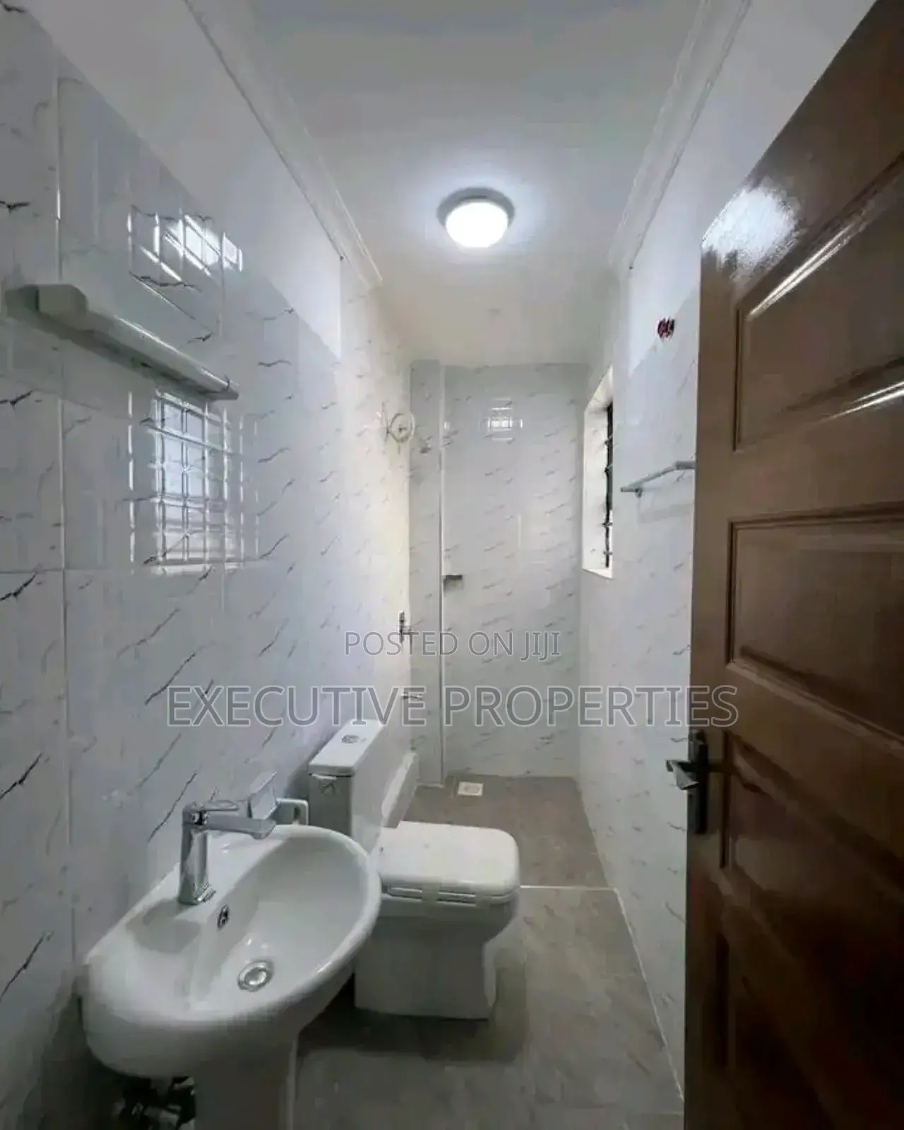 5bdrm Duplex in Kyanja, Central Division for sale in Central Division