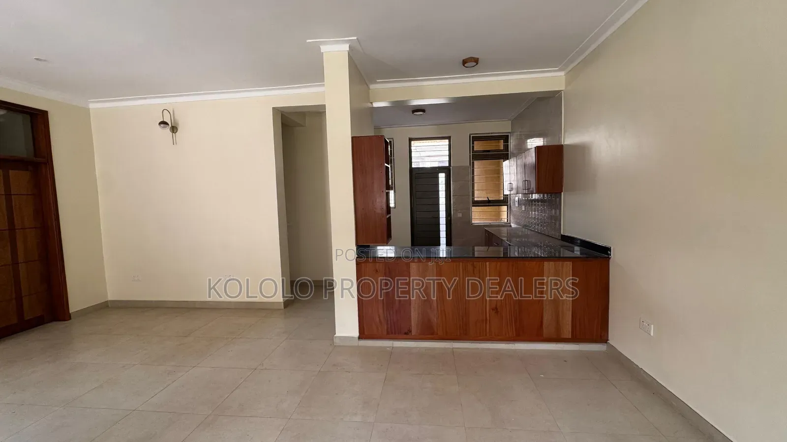 4bdrm Townhouse / Terrace in Bugolobi, Central Division for rent in Central Division