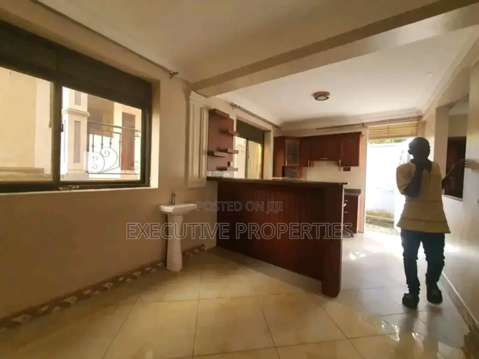 4bdrm Villa in Muyenga, Central Division for rent in Central Division