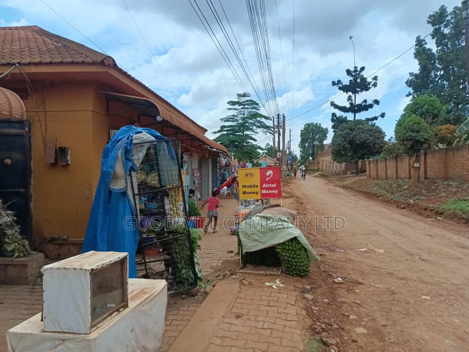 6rooms for Shop Commercial House for Sale in Najjera Town in Central Division