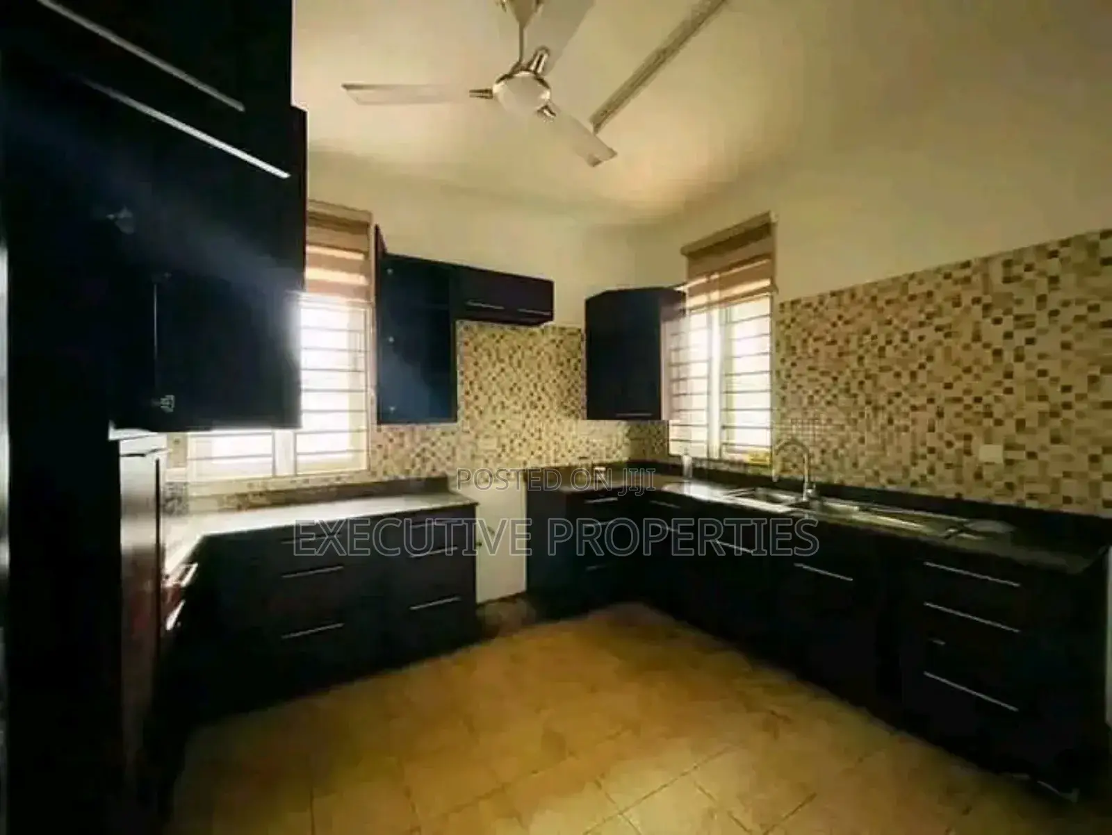 4bdrm Duplex in Mbuya, Central Division for rent in Central Division