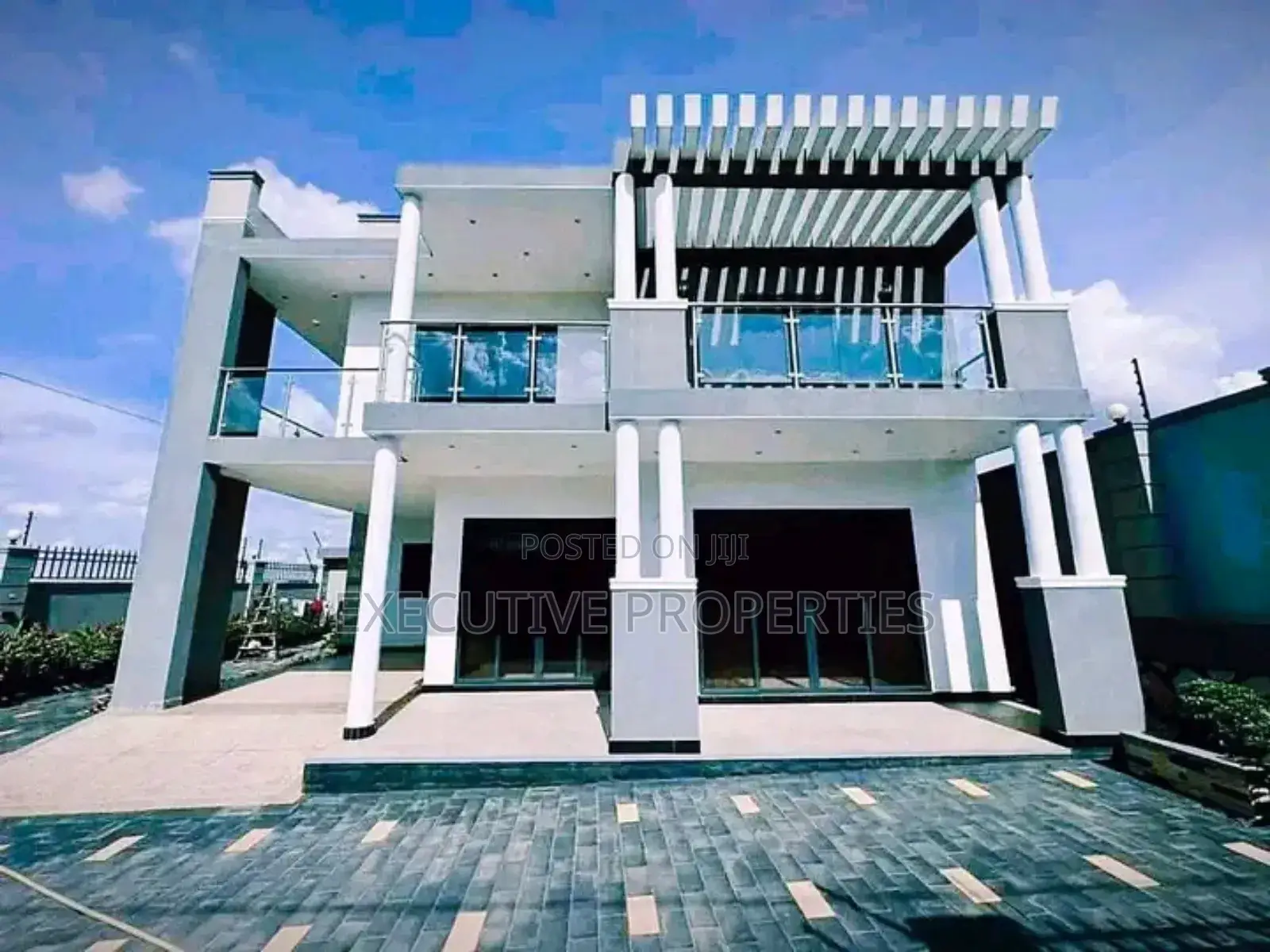5bdrm Duplex in Kyanja, Central Division for sale in Central Division