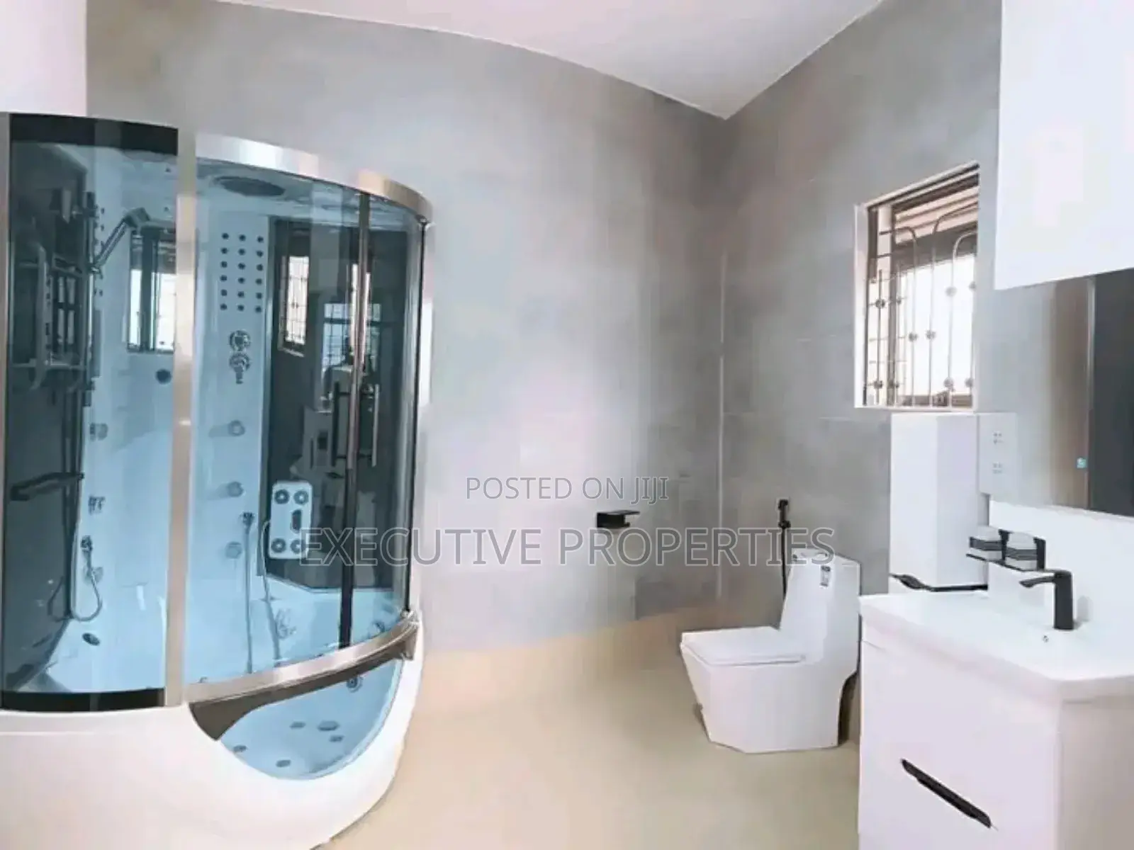 5bdrm Duplex in Kyanja, Central Division for sale in Central Division