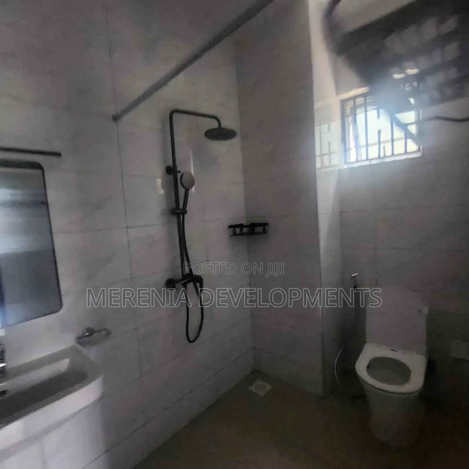 3bdrm Apartment in Kiwafu, Makindye for rent in Makindye