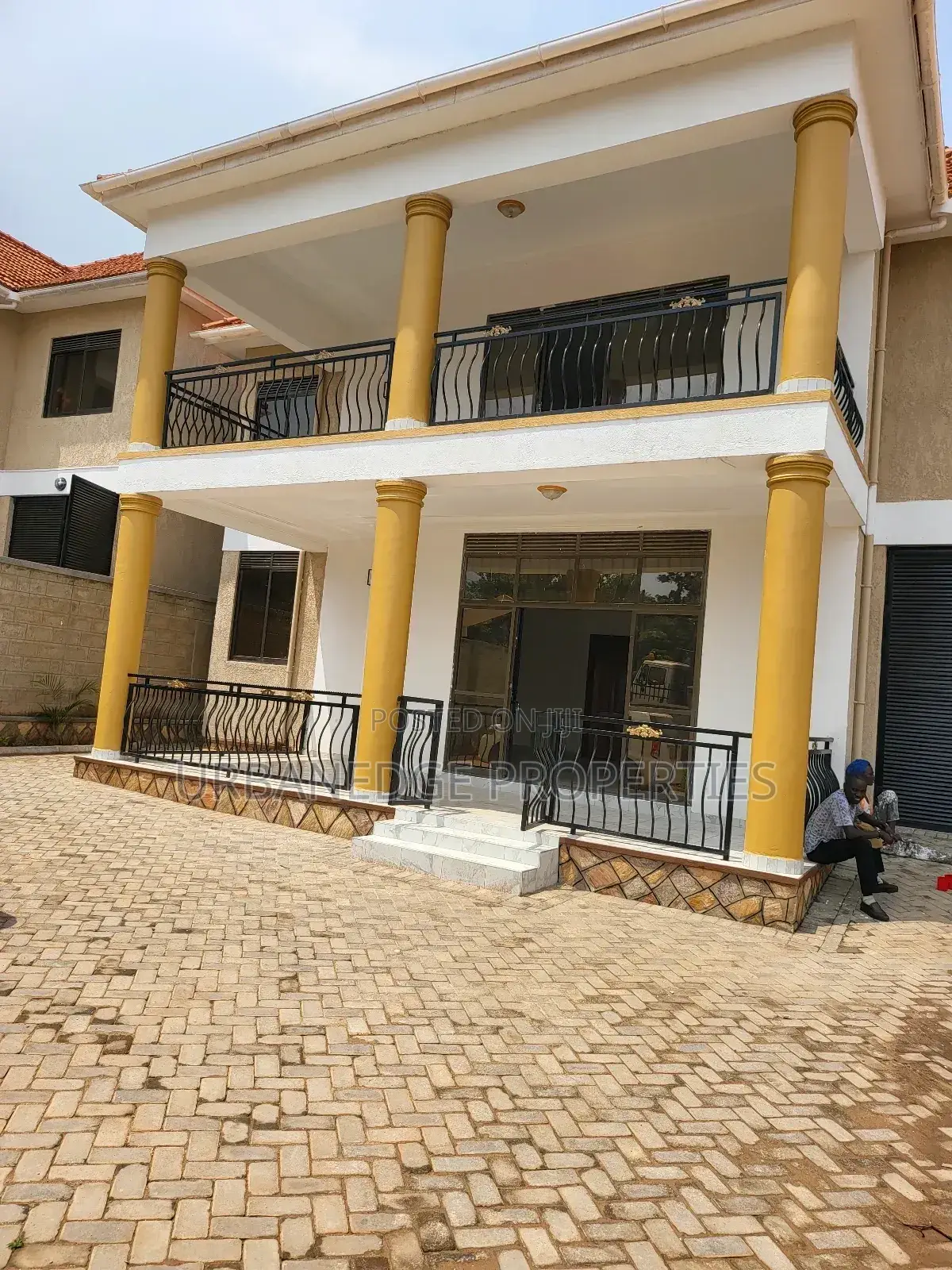 5bdrm Mansion in Makindye Kizungu, Central Division for rent in Central Division