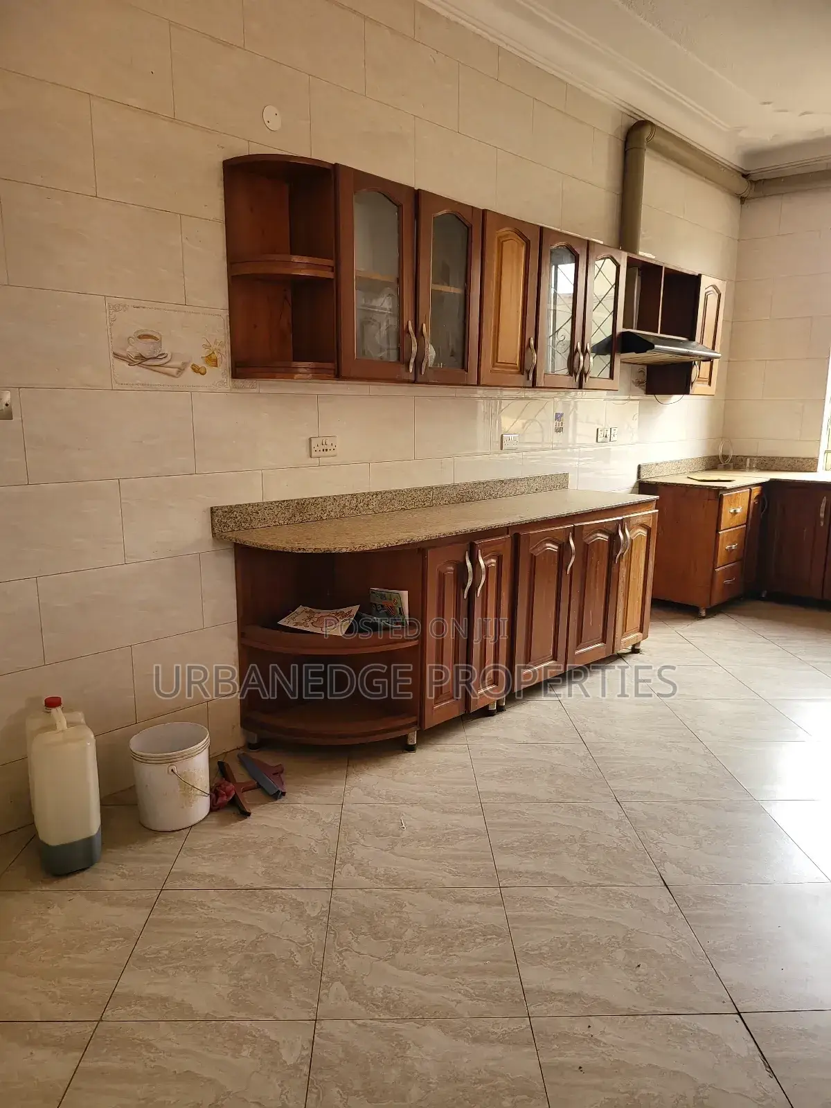 6bdrm Mansion in Makindye, Central Division for rent in Central Division