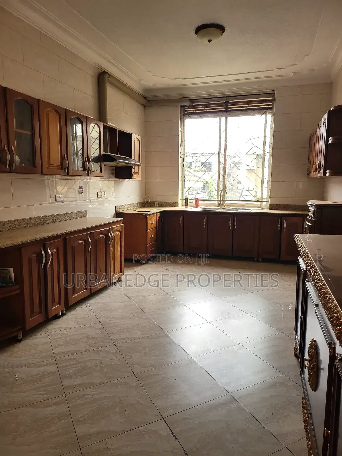 6bdrm Mansion in Makindye, Central Division for rent in Central Division