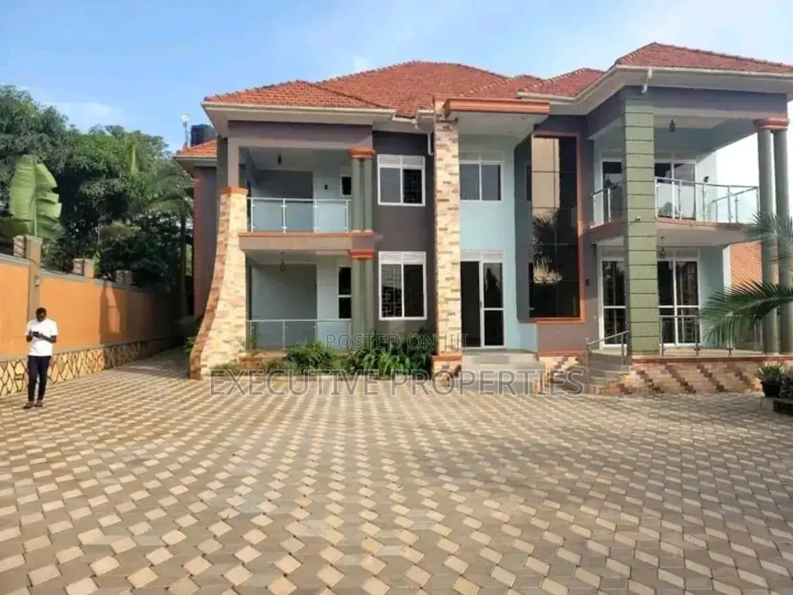 5bdrm Duplex in Kyanja Kungu, Central Division for sale in Central Division