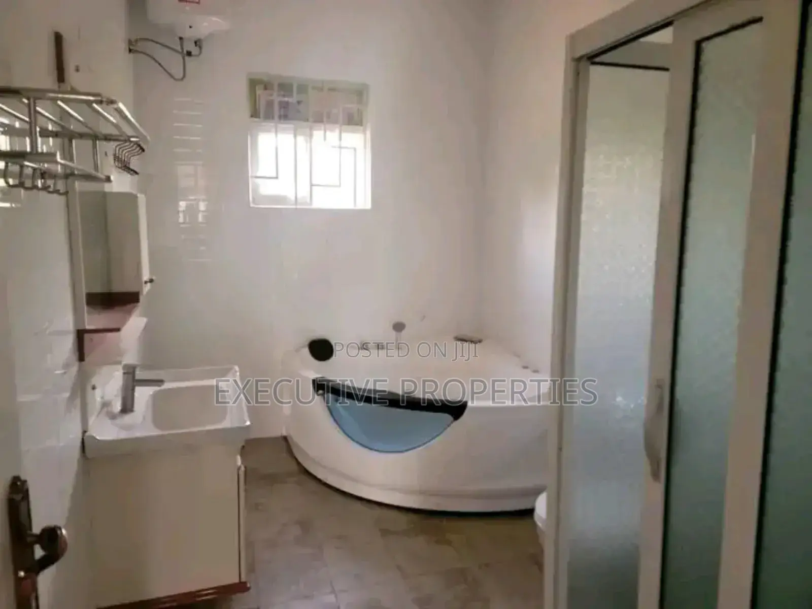 5bdrm Duplex in Kyanja Kungu, Central Division for sale in Central Division