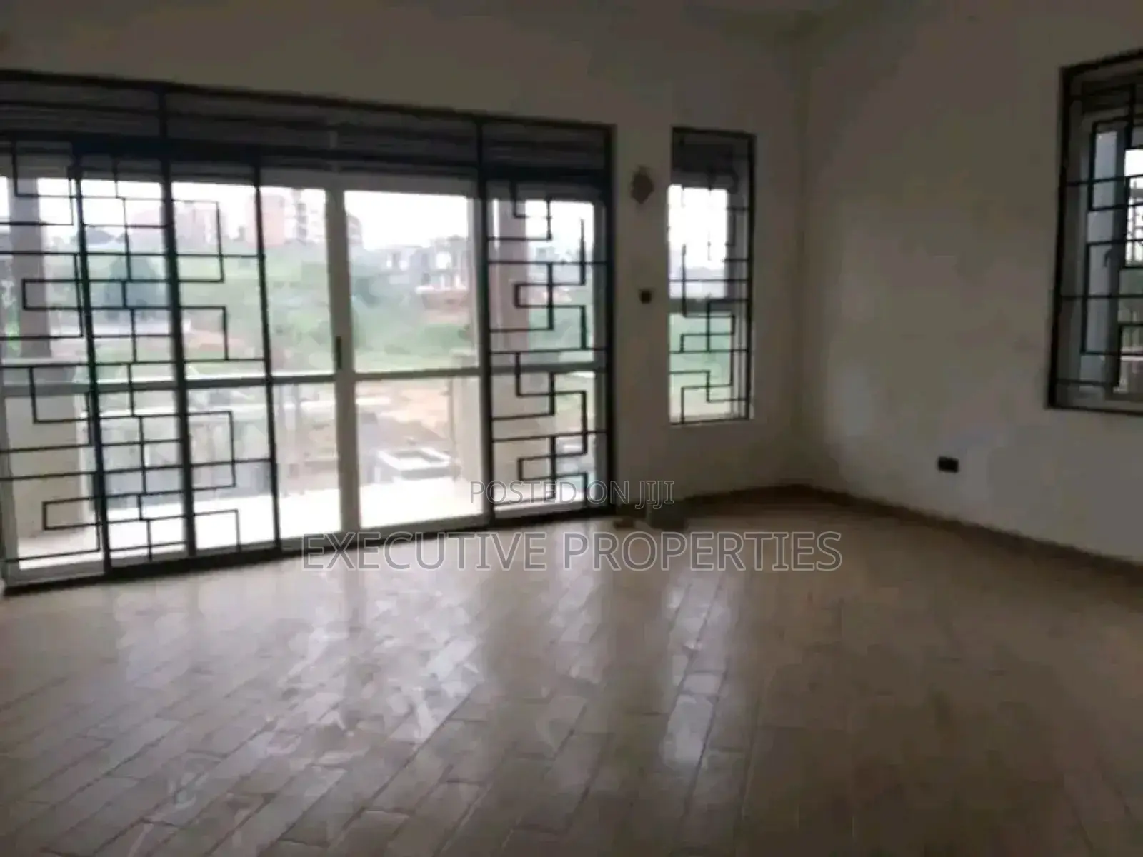 5bdrm Duplex in Kiggo Lubowa, Central Division for sale in Central Division