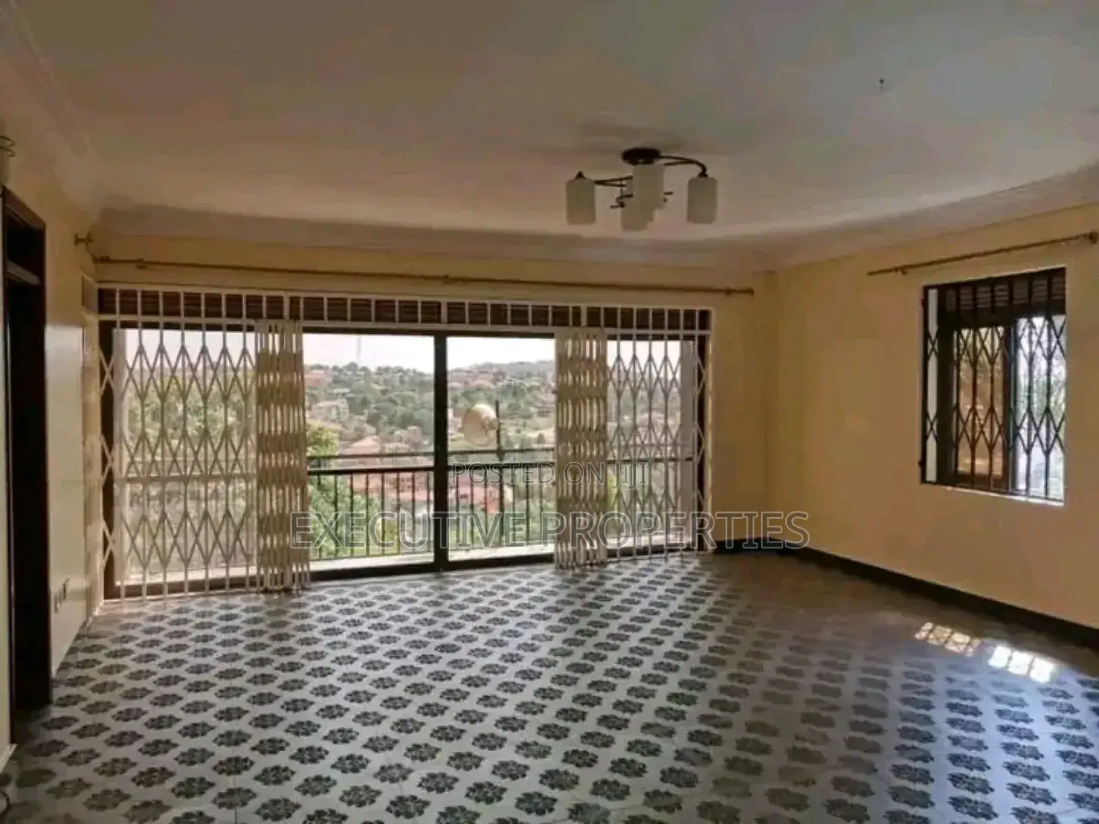 4bdrm Duplex in Kyanja, Central Division for sale in Central Division