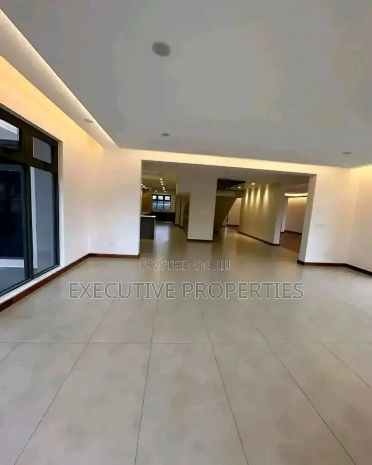 4bdrm Duplex in Buoloobi, Central Division for rent in Central Division