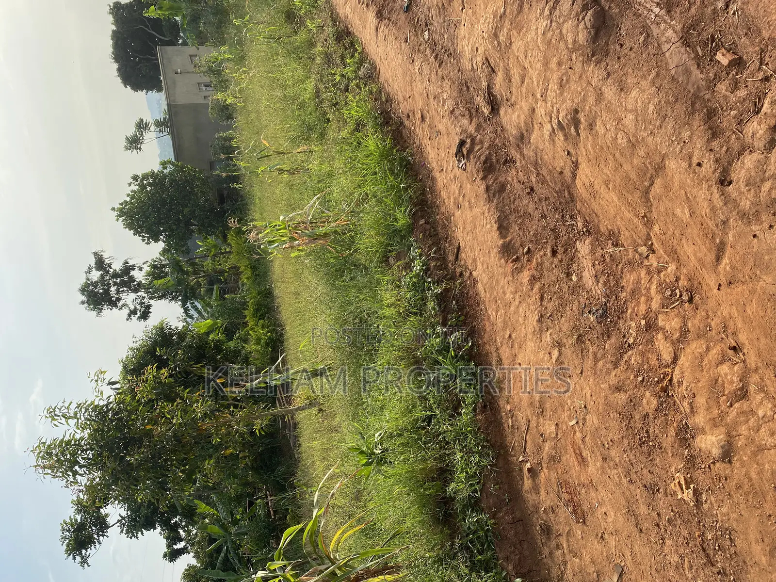 Land Title in Mpigi Mpambire Close to Main Road in Mpigi / Mpigi