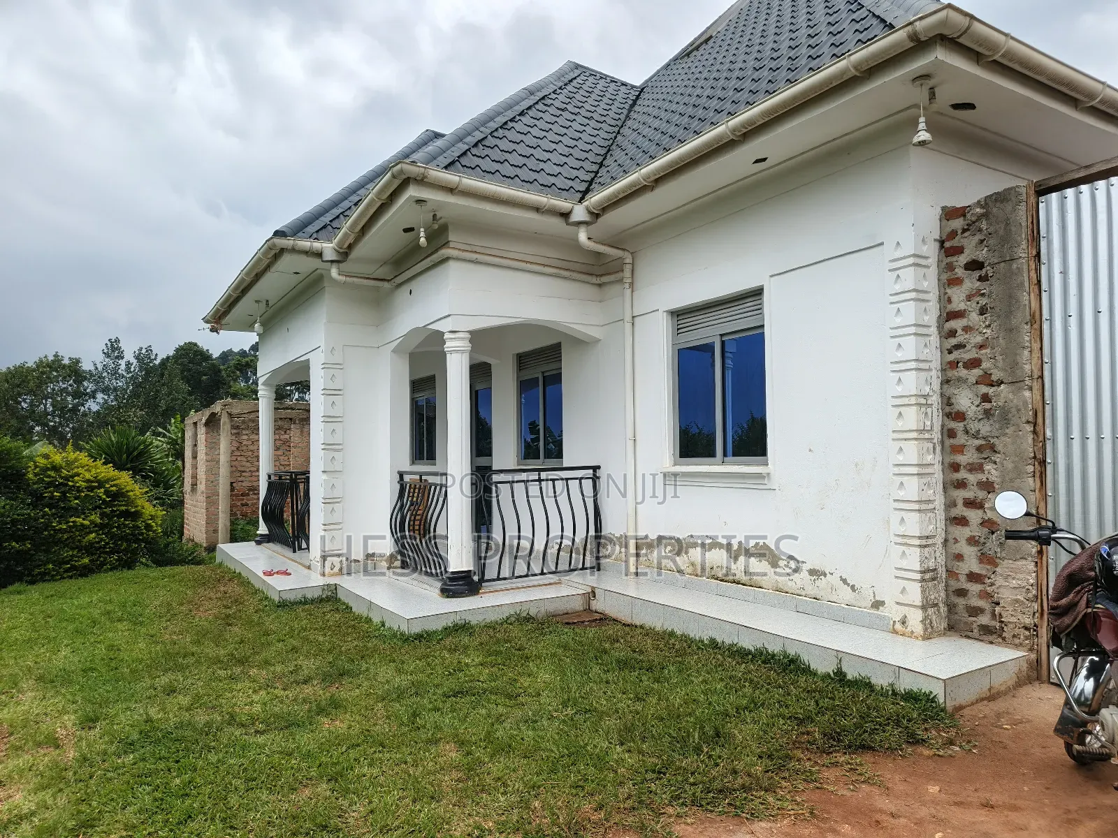 3bdrm Bungalow in Ambassador, Kyenjojo for sale in Kyenjojo