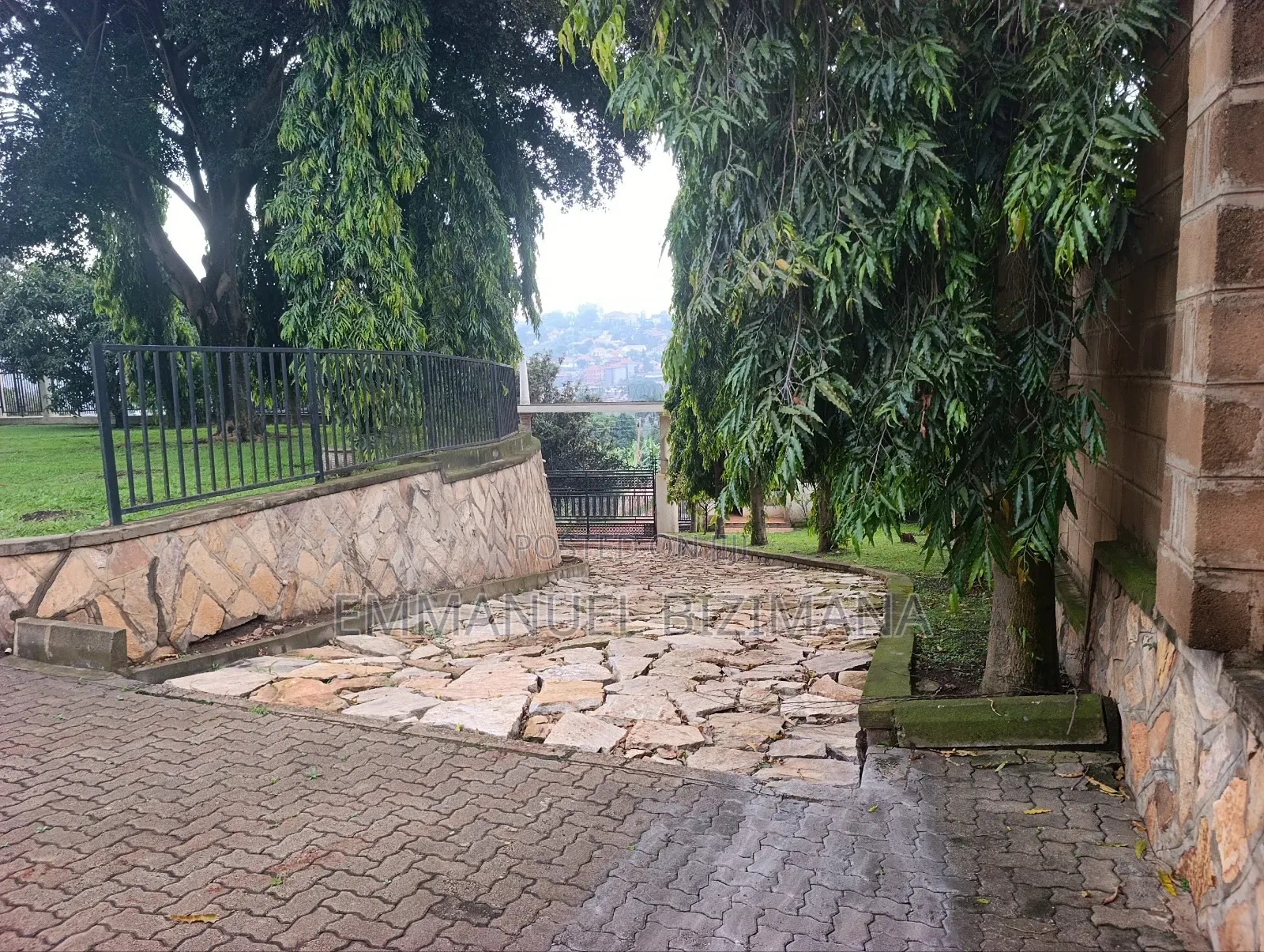4bdrm House in Kulambiro, Central Division for sale in Central Division