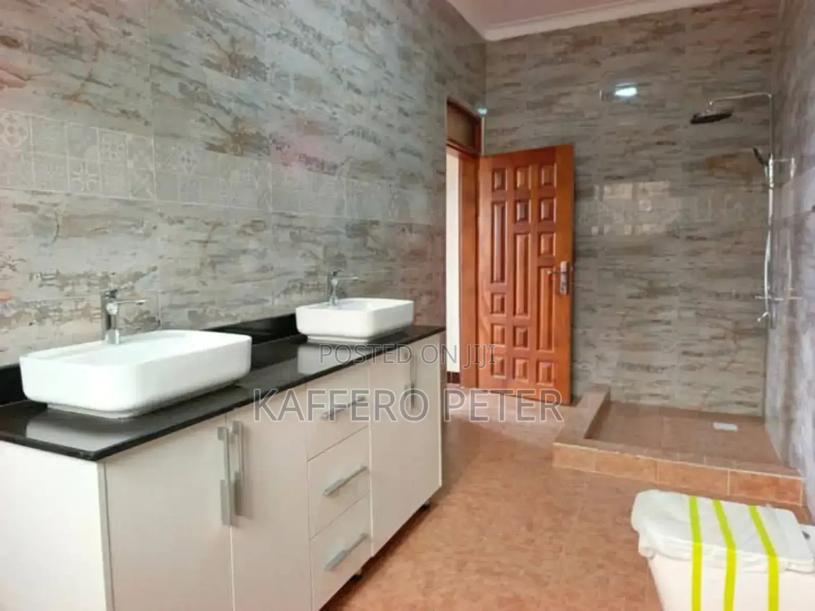 4bdrm House in Standalone Kisaasi, Central Division for rent in Central Division