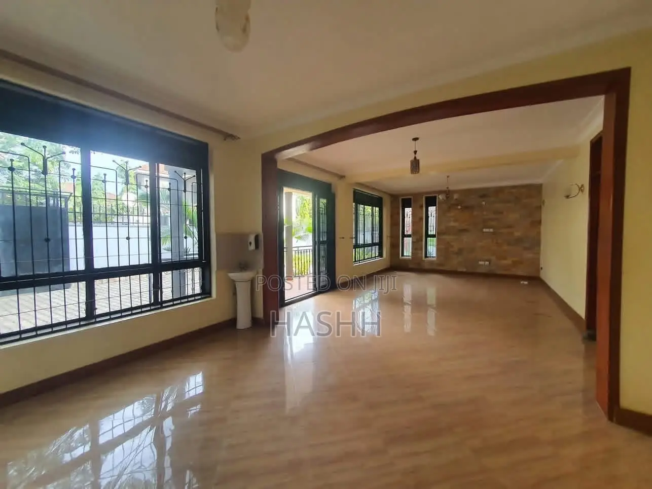 4bdrm Duplex in Muyenga, Central Division for rent in Central Division