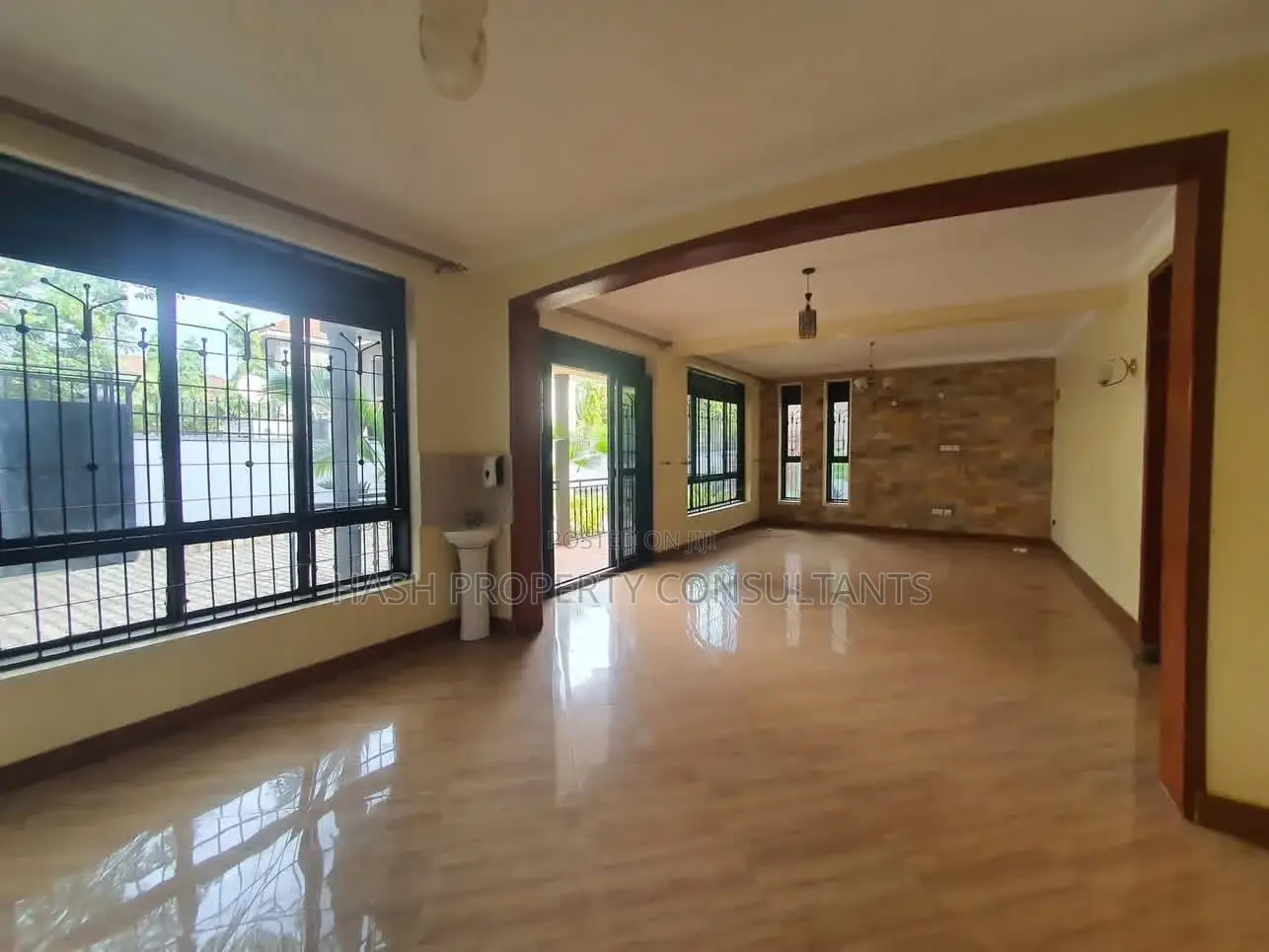 4bdrm Duplex in Muyenga, Central Division for rent in Central Division