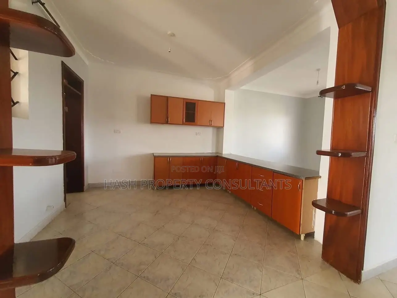 5bdrm Bungalow in Buziga, Makindye for rent in Makindye