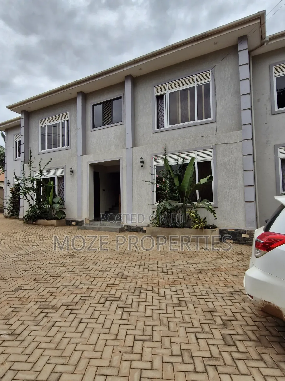 2bdrm Condo in Kira Mamerito Road., Central Division for sale in Central Division