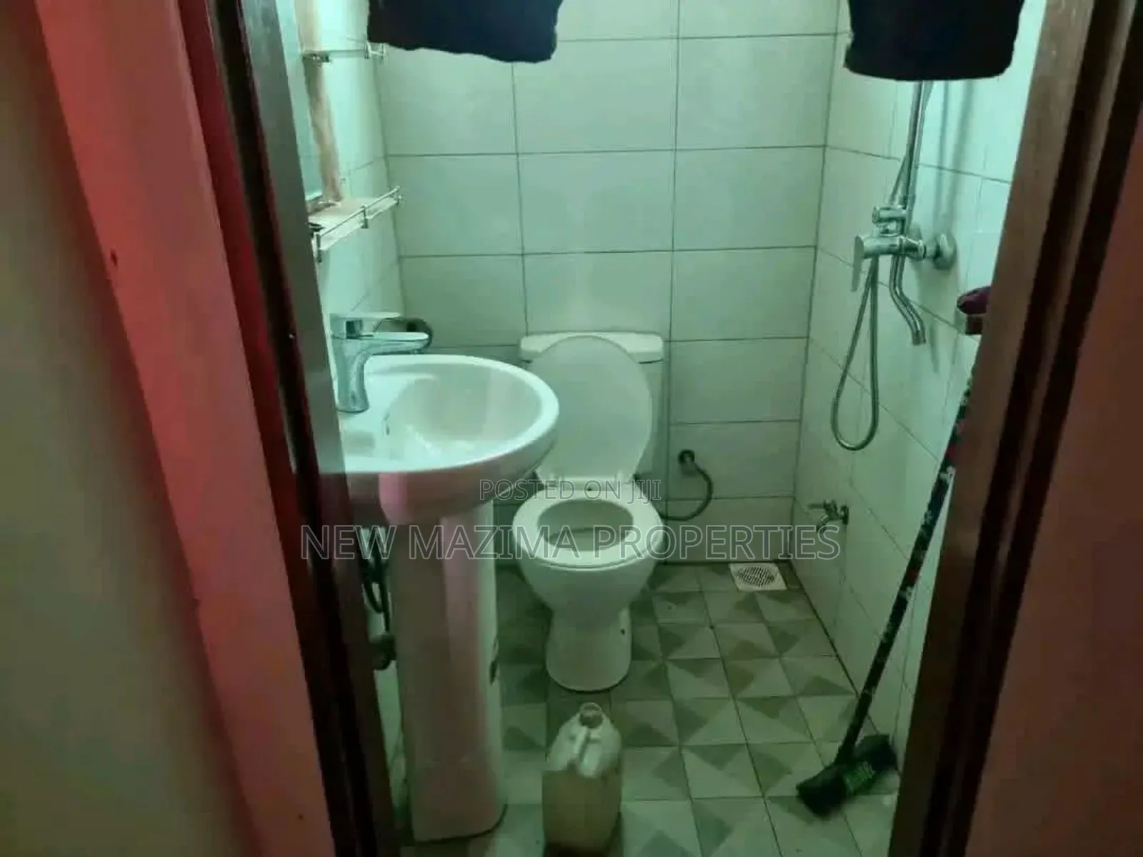 3bdrm Bungalow in Buwambo, Central Division for sale in Central Division