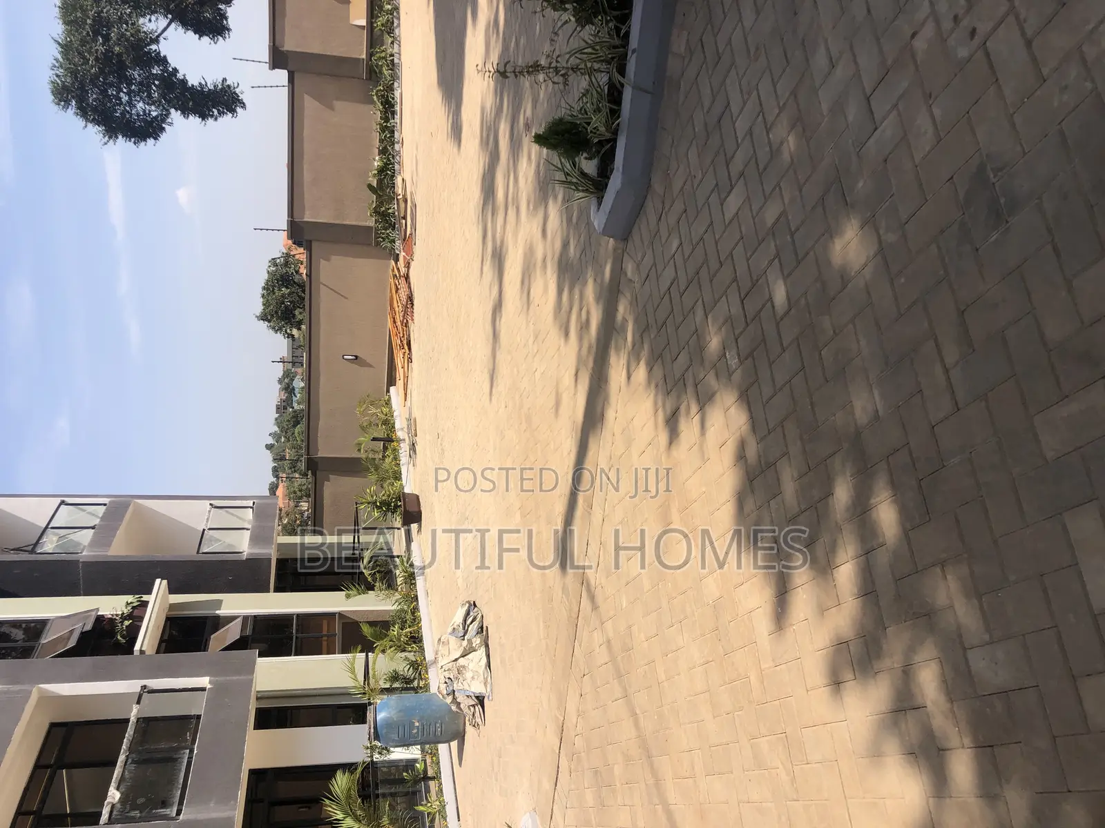 Furnished 2bdrm Block of Flats in Kisaasi, Central Division for sale in Central Division