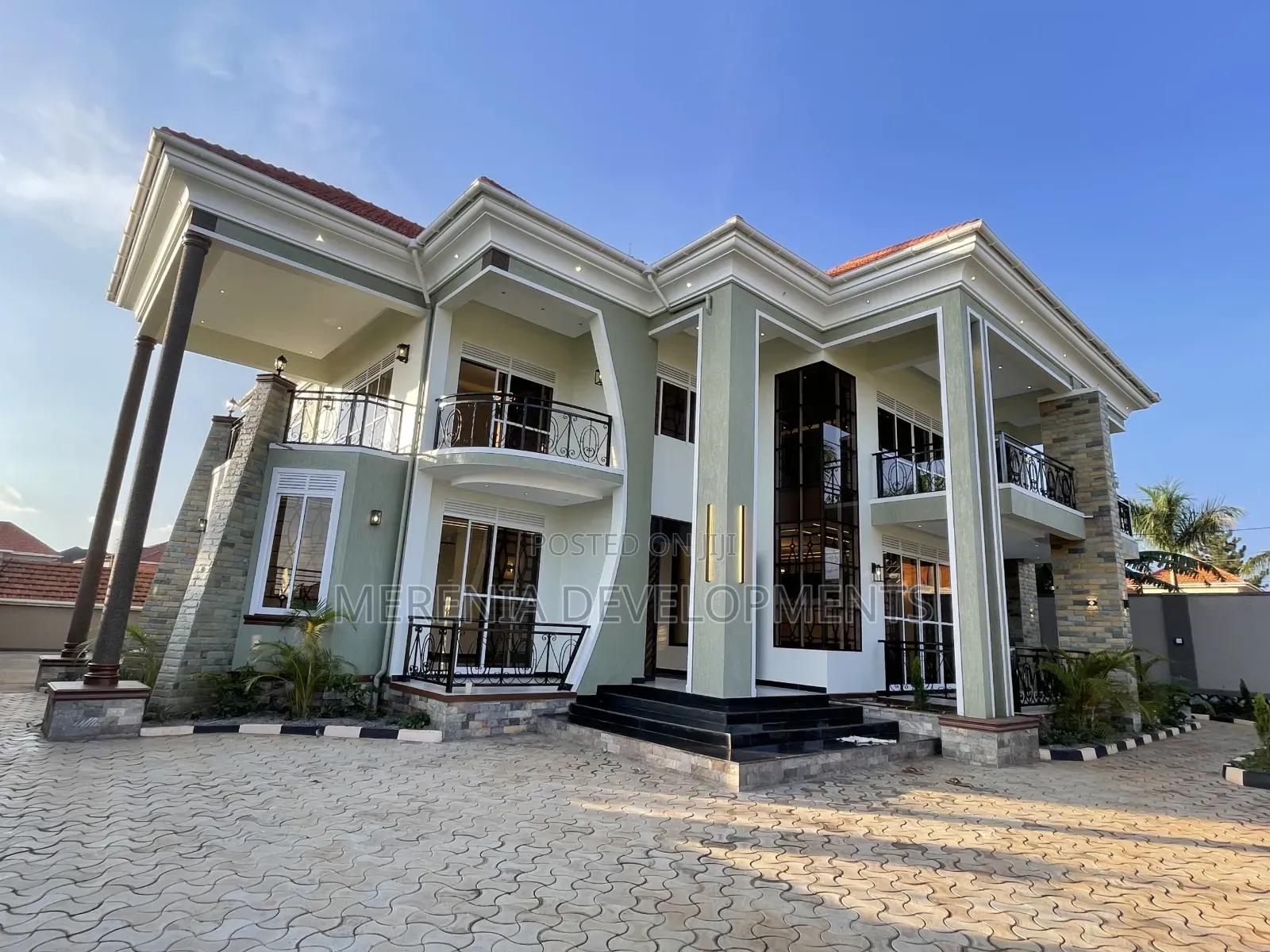 5bdrm Mansion in Bwebajja, Wakiso / Wakiso for sale in Wakiso / Wakiso