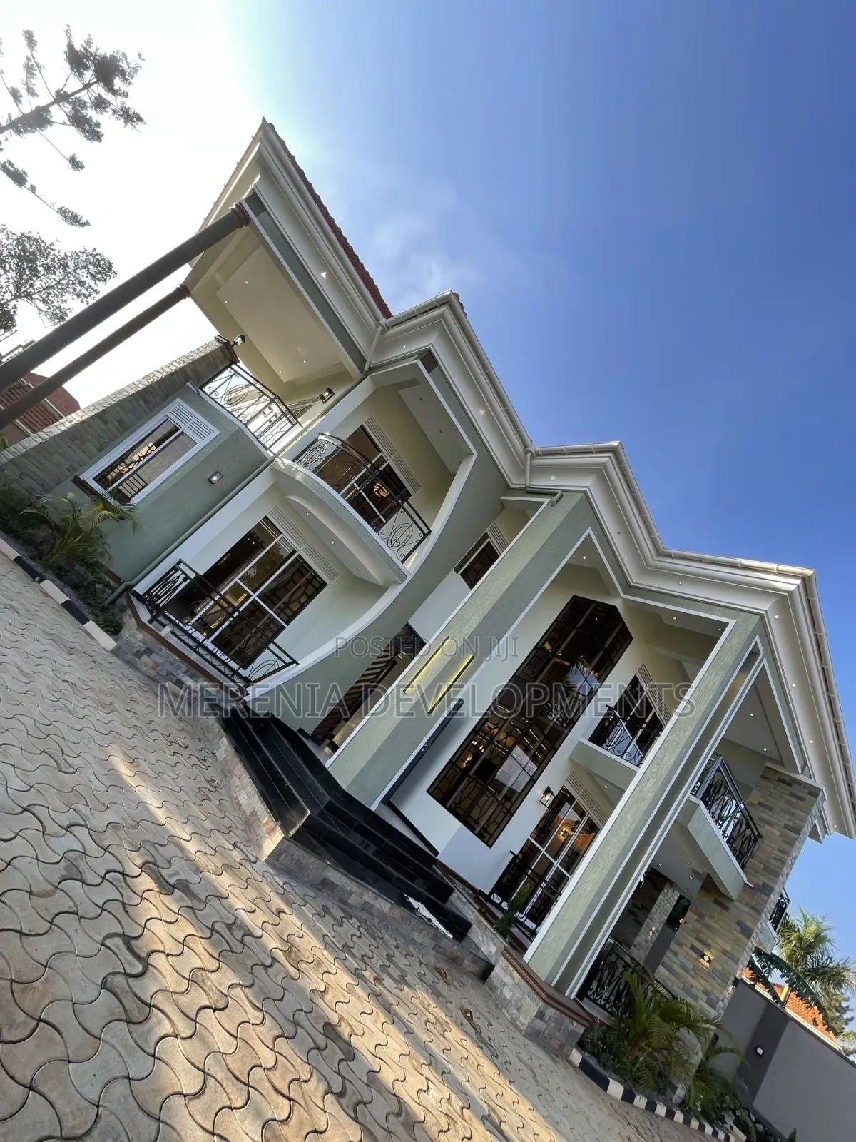 5bdrm Mansion in Bwebajja, Wakiso / Wakiso for sale in Wakiso / Wakiso