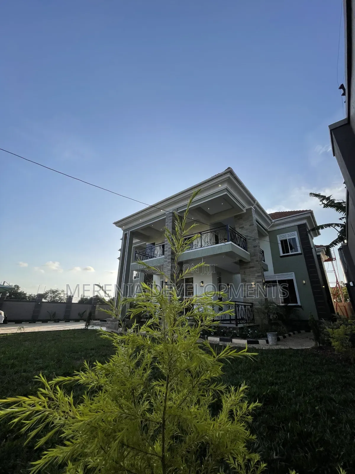 5bdrm Mansion in Bwebajja, Wakiso / Wakiso for sale in Wakiso / Wakiso