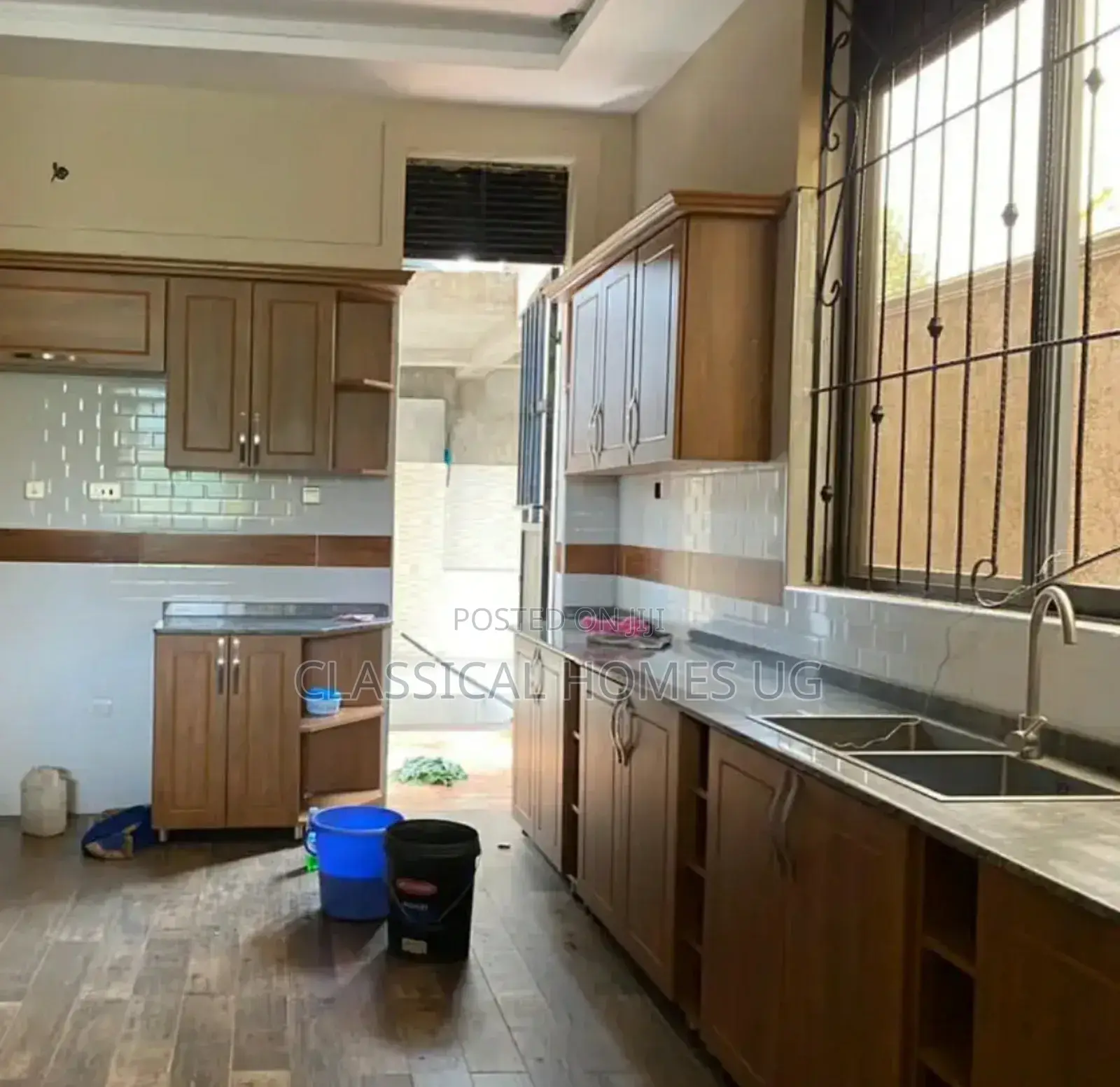 5bdrm Duplex in Lubowa Entebbe Road, Central Division for rent in Central Division