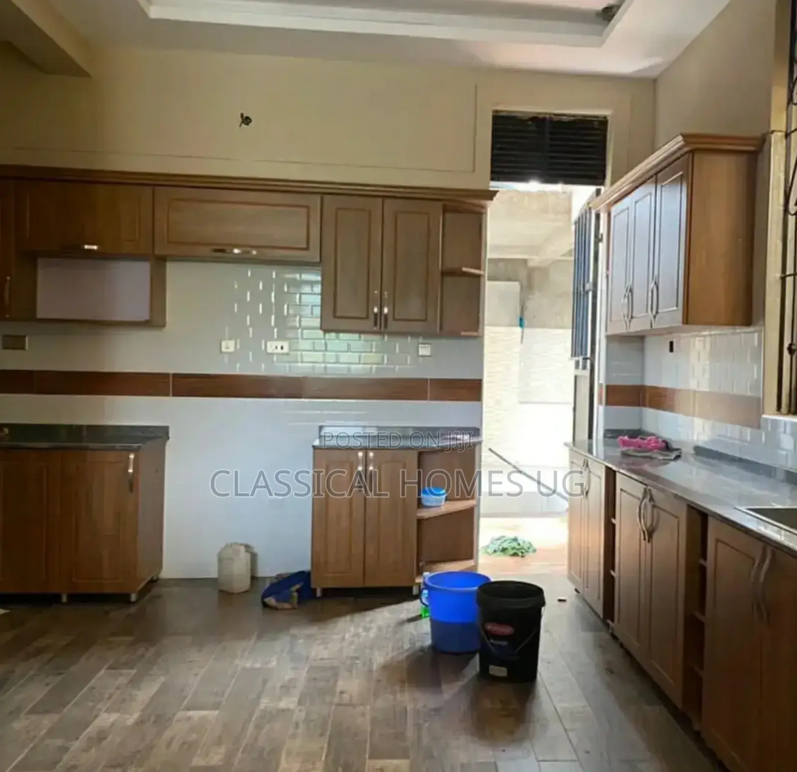 5bdrm Duplex in Lubowa Entebbe Road, Central Division for rent in Central Division
