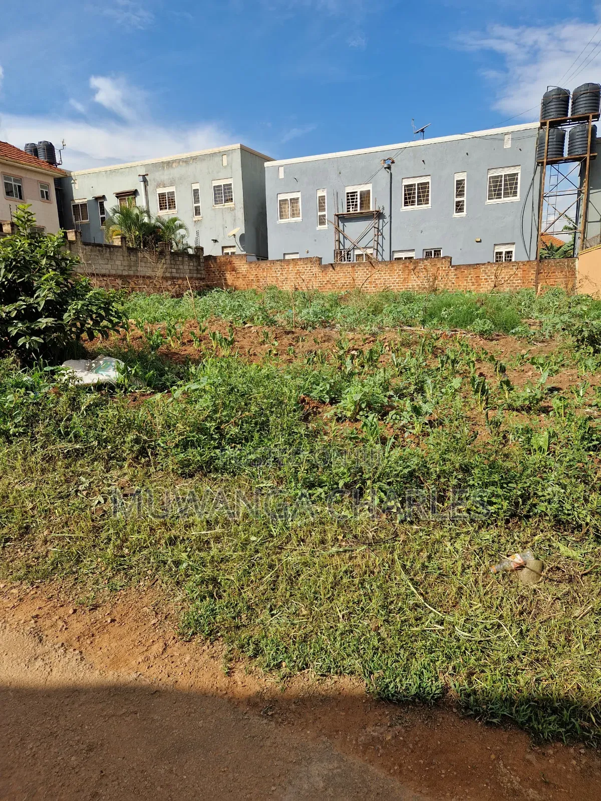 Plots on Sale in Kira in Central Division