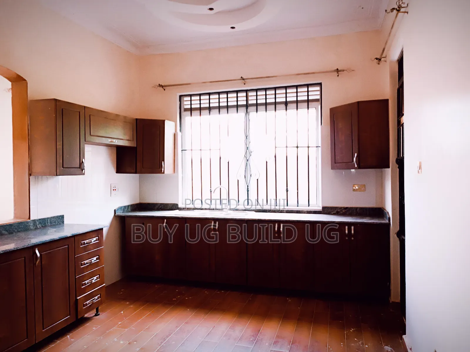 4bdrm Bungalow in Kira Town for sale in Kira