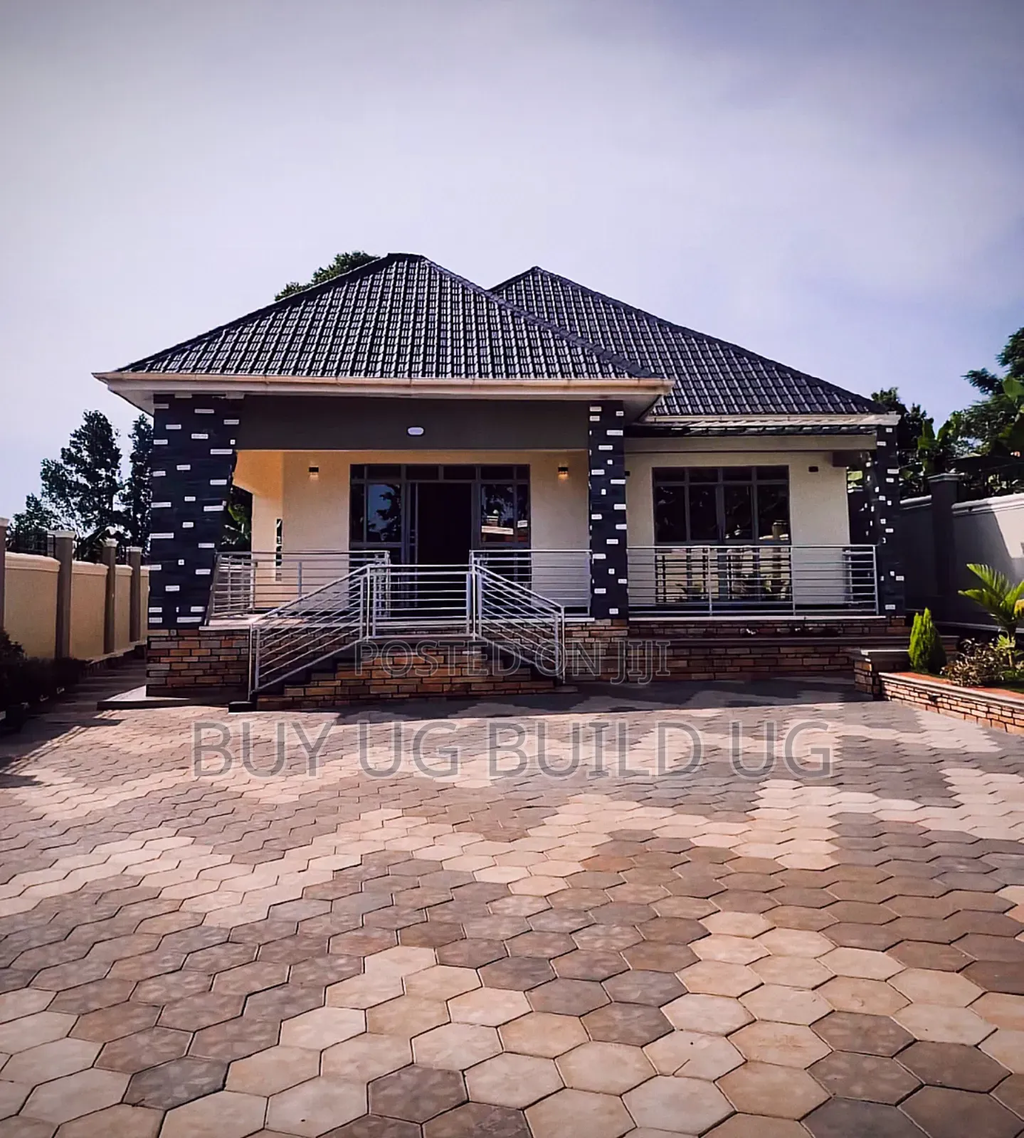 3bdrm Bungalow in Kitende Entebbe Road, Central Division for sale in Central Division