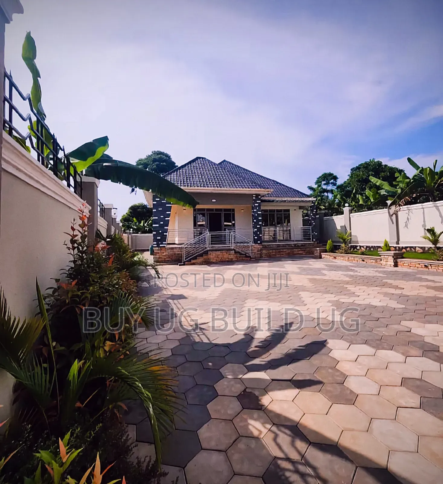 3bdrm Bungalow in Kitende Entebbe Road, Central Division for sale in Central Division