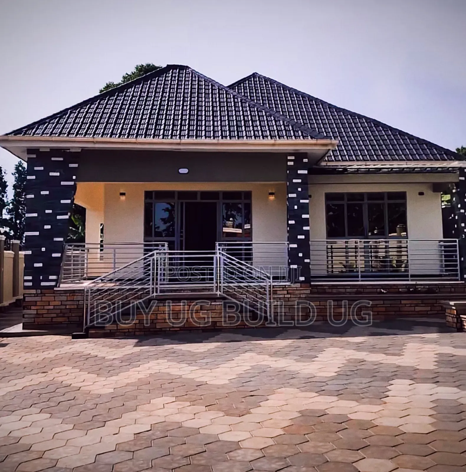 3bdrm Bungalow in Kitende Entebbe Road, Central Division for sale in Central Division