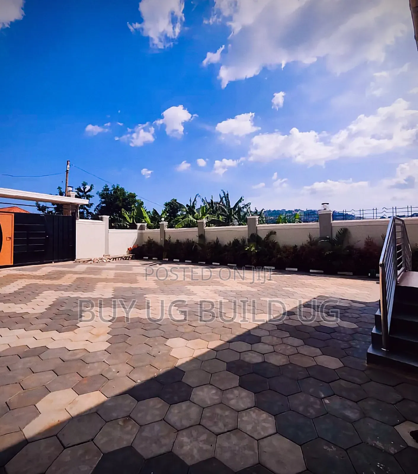 3bdrm Bungalow in Kitende Entebbe Road, Central Division for sale in Central Division