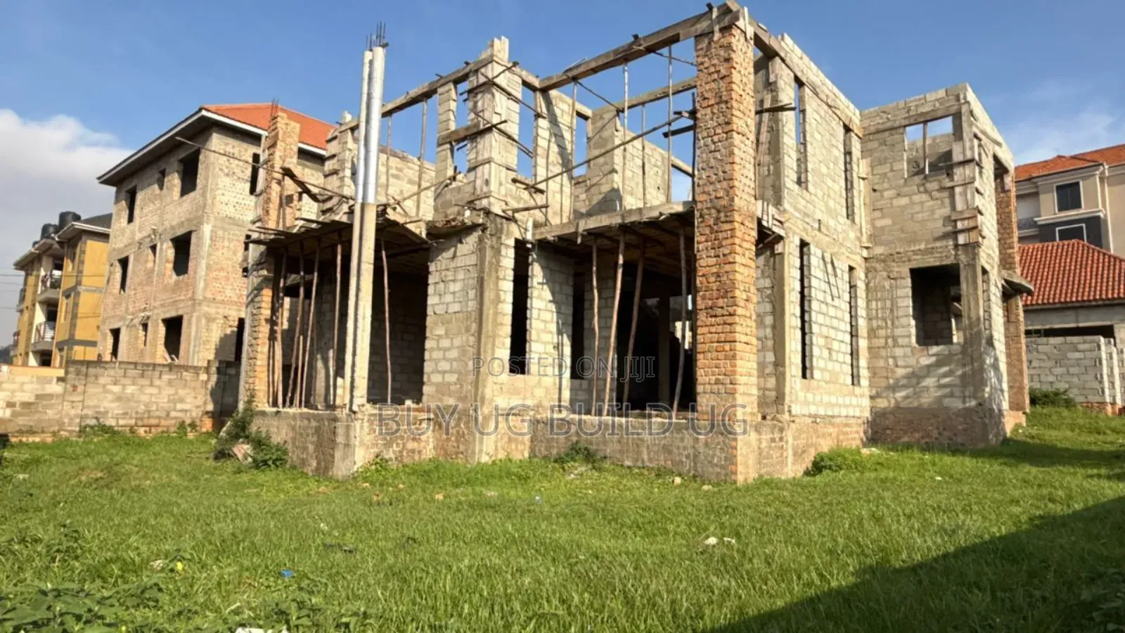 5bdrm Duplex in Kira Mamelto Road, Central Division for sale in Central Division