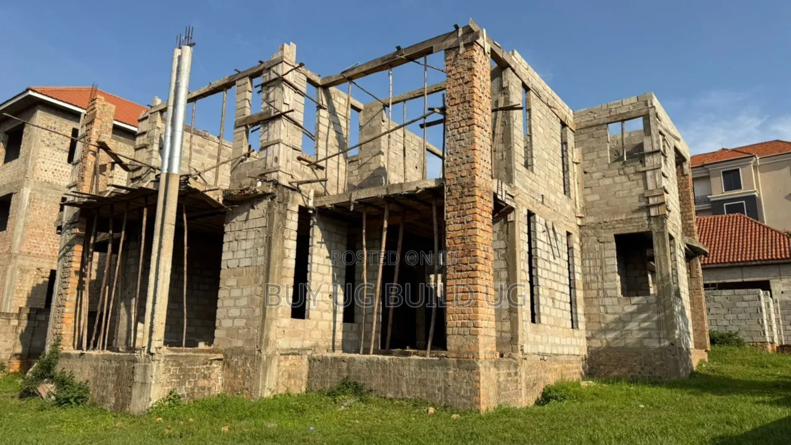 5bdrm Duplex in Kira Mamelto Road, Central Division for sale in Central Division