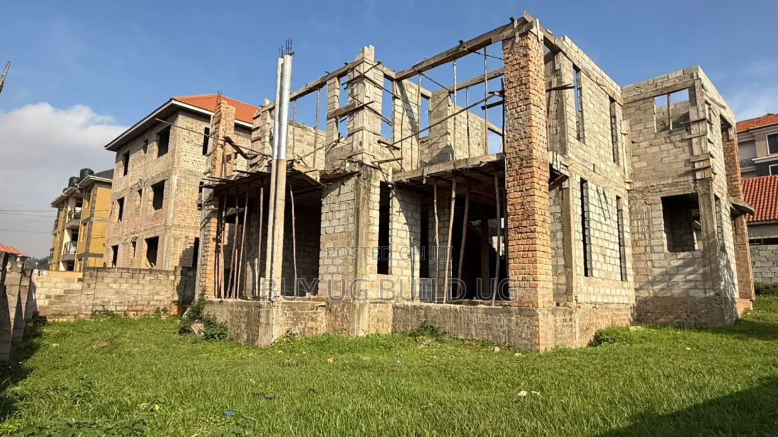 5bdrm Duplex in Kira Mamelto Road, Central Division for sale in Central Division