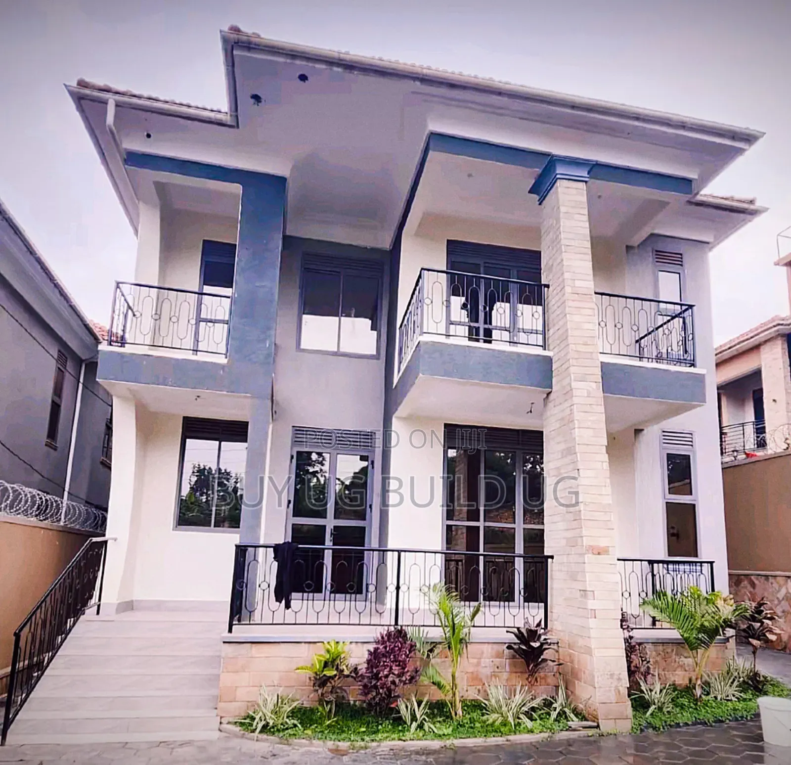 4bdrm Duplex in Kira Mamelto Road, Central Division for sale in Central Division