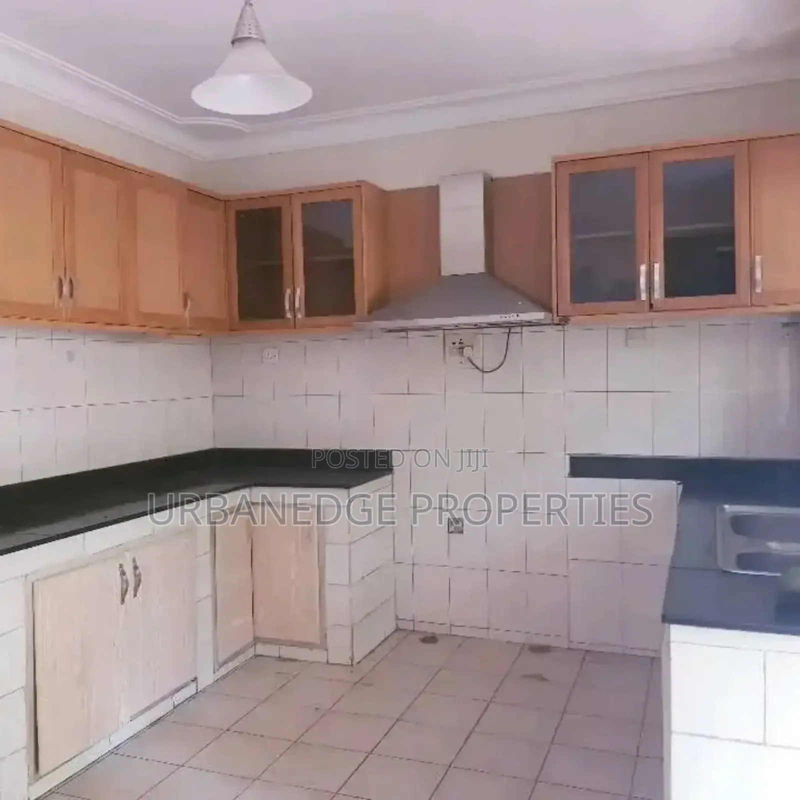 5bdrm Mansion in Konge Lukuli, Central Division for rent in Central Division