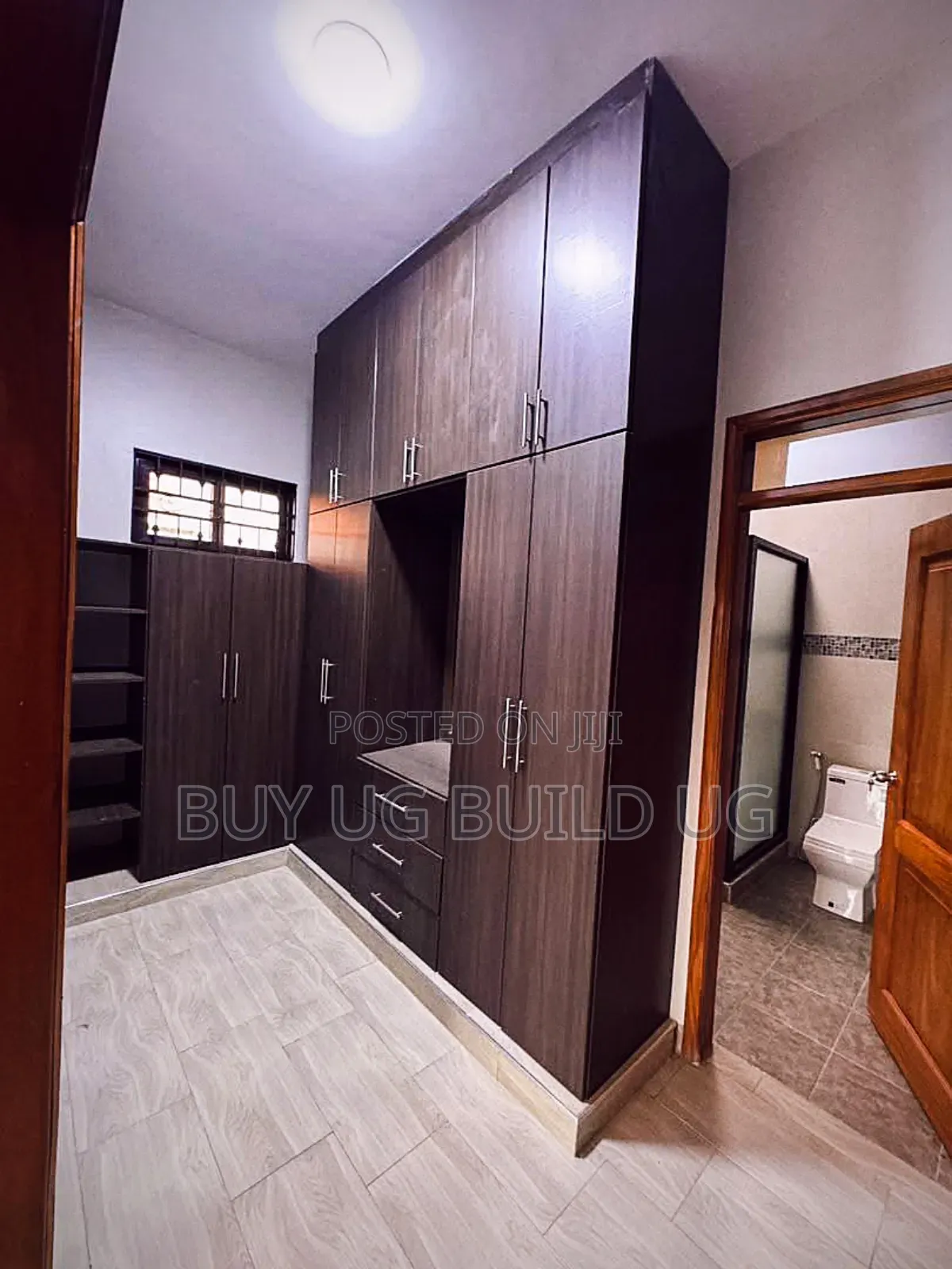 5bdrm Mansion in Kira Town, Central Division for sale in Central Division
