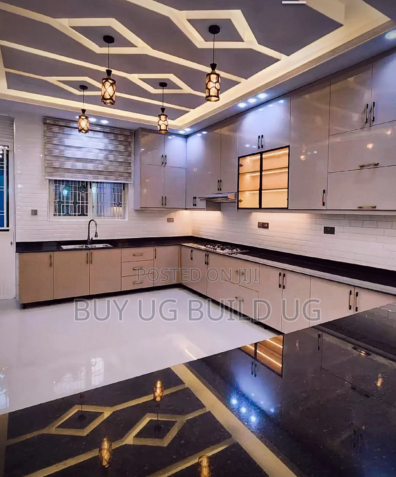 7bdrm Maisonette in Munyonyo, Central Division for sale in Central Division