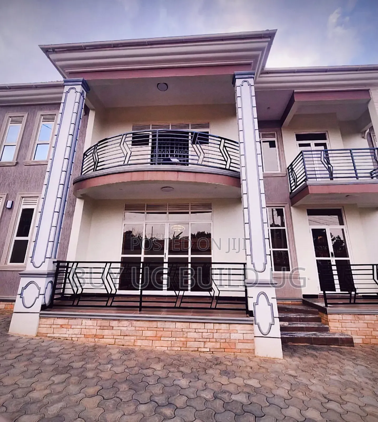 5bdrm Duplex in Kyanja, Central Division for sale in Central Division