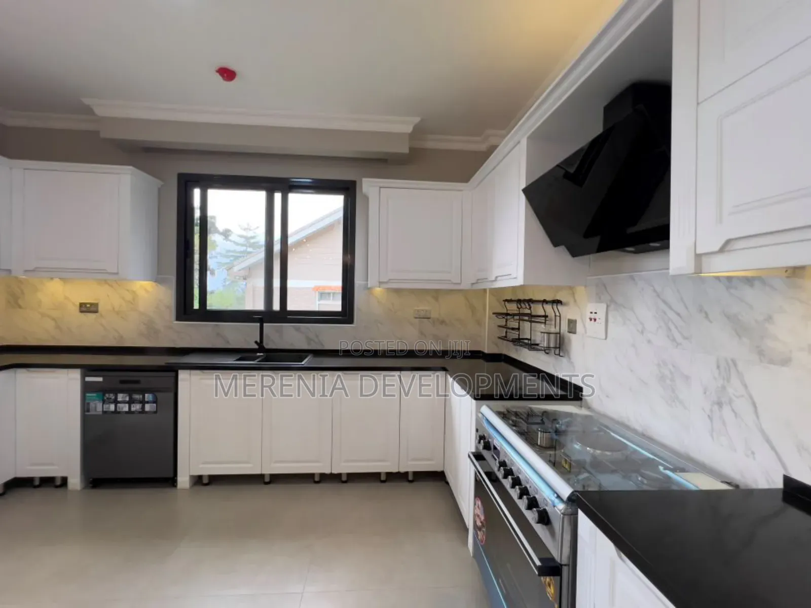 Furnished 4bdrm Condo in Kololo, Central Division for sale in Central Division